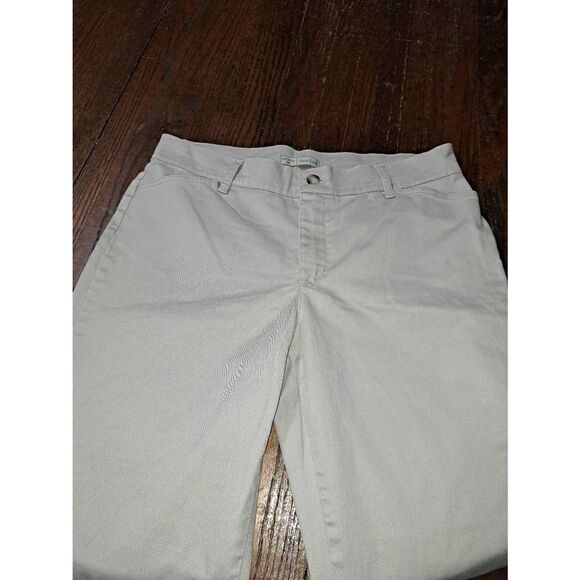 Size 14M Riders by Lee Easy Care Tan Khaki Pants with Pockets and Belt Loops - Picture 2 of 4